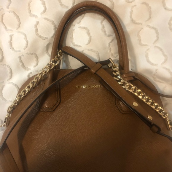 Michael Kors Handbags - Tan Michael Kors Crossbody Bag